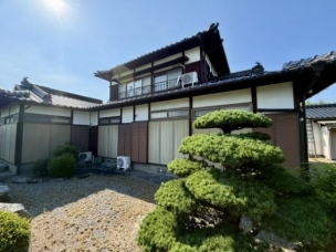 Spacious 6LDK Home with Expansive 620 m² Lot in Higashisue, Yamaguchi