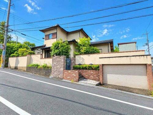 Spacious 5LDK Wooden House Near Okadera Station, Kashihara, Nara