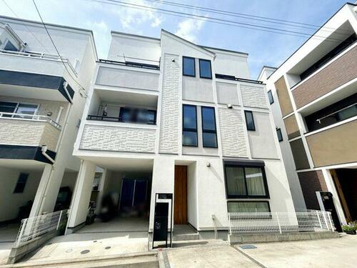 Bright Fully Renovated 2LDK+2S House with 19.2-Tatami LDK in Tsurumi, Kanagawa