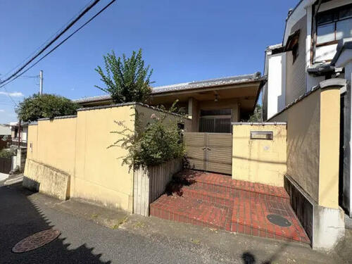 Bright South-Facing Single-Story Home Near Kintetsu Nara Station, Nara