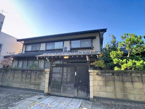Renovated 11LDK Traditional Japanese Home in Kanazawa's Nagasakadai in Ishikawa