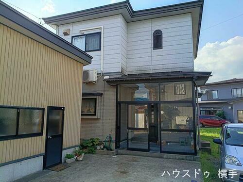 Spacious 5LDK Wooden Home with Tatami Rooms near Jumonji Station, Akita