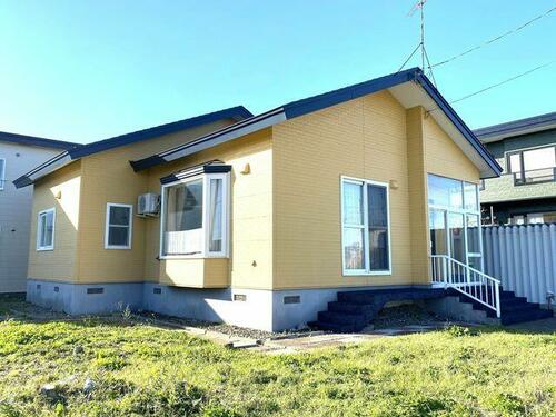 Bright Single-Story Home with Tatami Rooms and Garden in Eniwa, Eniwa, Hokkaido
