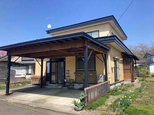 Bright 5SLDK Home with Spacious Living Area and Two Storage Rooms in Kakunodate, Senboku, Akita