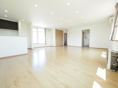 Bright 3SLDK House with Large Garden near Higashi-Asahikawa Station in Hokkaido