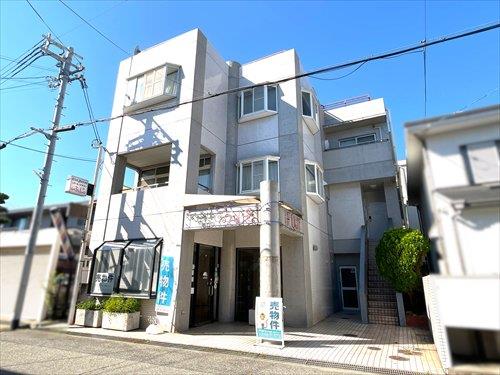 Spacious 5LDK Home with Ground-Floor Shop in Higashinada, Kobe, Hyogo