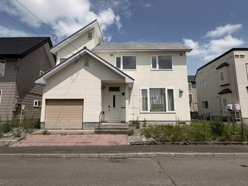 Bright 4LDK House with Tatami Rooms in Toko, Asahikawa, Hokkaido