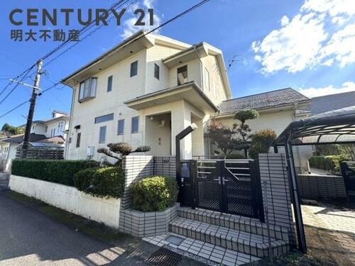 Spacious 5LDK Wooden House with Garden in Gakuen-Kibanadai-Minami, Miyazaki