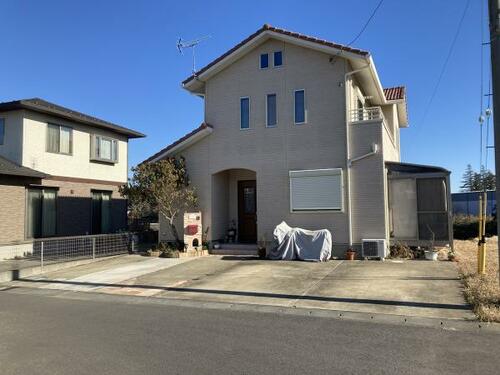 Bright All-Electric 3LDK with Pond-View Wood Deck in Omitama in Ibaraki