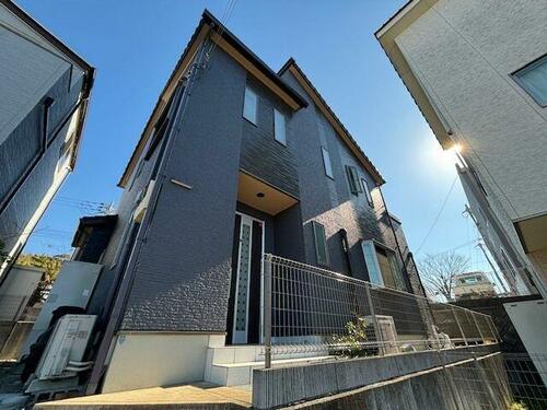 Fully Renovated Bright 3LDK Wooden House with Garden & 2-Car Parking in Suma, Kobe in Hyogo