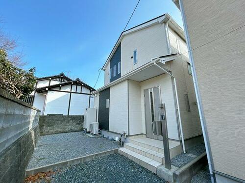 Fully Renovated 4LDK Home with Bright Living Spaces in Ofunato, Iwate