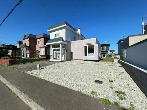 Renovated 3LDK Home with Parking for Three in Teine-ku, Sapporo, Hokkaido