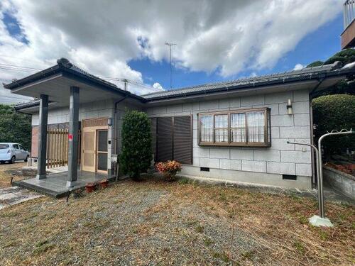 Single-Story Home with Tatami Rooms and a Carport in Yame, Yame, Fukuoka