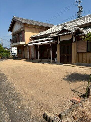 Spacious Unrenovated 9DK Wooden House with Tatami Rooms in Hirano-cho, Suzuka in Mie