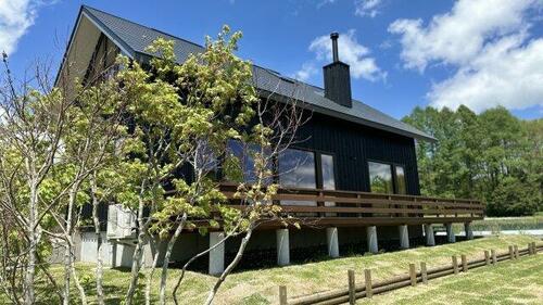 Bright Wood-Framed Home Near Shinano-Oiwake Station, Nagano