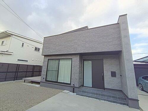 Bright 3LDK Home with Garden and Modern Design in Saijo, Saijo, Ehime