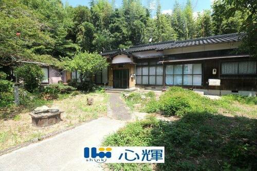 Single-Story 6DK Home on Expansive Grounds in Ube, Ube, Yamaguchi