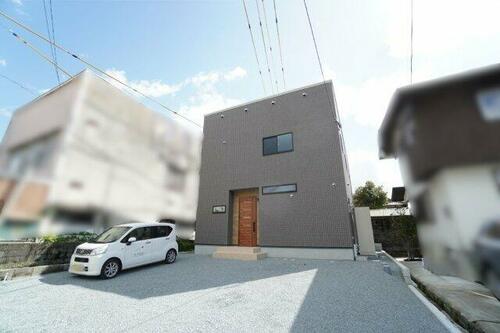 Bright, Renovated Home with Three-Car Parking in Takeo, Takeo, Saga
