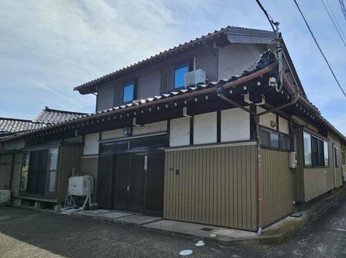 Spacious 1960s Wooden 12DK House near Shimao Station, Himi, Toyama