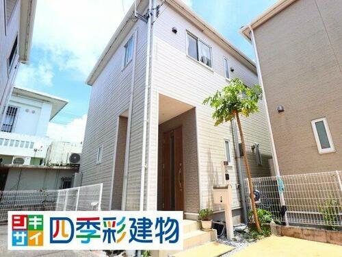 Exceptional 3SLDK House in Uruma, Okinawa – Fully Renovated & Sunny, Osaka