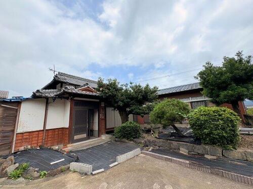 Traditional 6DK Home with Tatami Rooms and Expansive Grounds, Miyama, Fukuoka