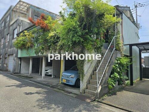 Spacious 1SLDK Wooden House Near Chiyoricho Station in Kochi, Kochi