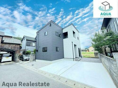 Bright Nearly-New 4LDK Wooden Home Near Hatada Station, Kagawa