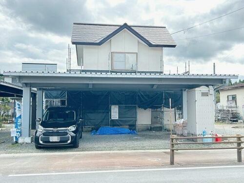 Renovation-in-Progress 5LDK with Three-Car Carport in Kawanishi, Kawanishi, Yamagata