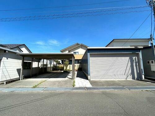 Spacious Renovated 4LDK with Garage & Wood Interiors in Higashi-Sabae in Fukui