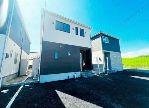 Bright 4LDK Home with Tatami Room and Balcony in Gion, Miyazaki