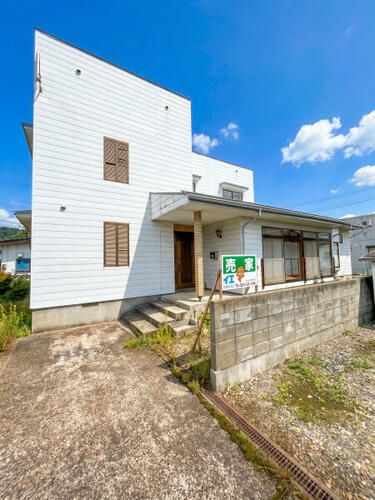 Bright, Partially Renovated Home in Yonezawa, Yonezawa, Yamagata