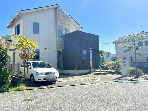 Bright 4LDK Home with Hardwood Floors in Ayano-dai, Hashimoto, Wakayama
