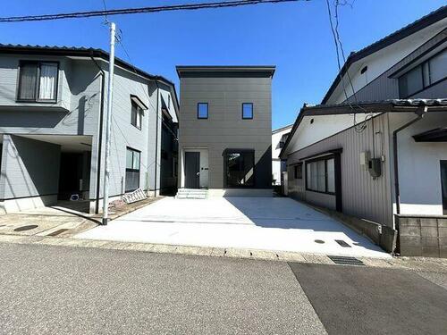 Modern 3LDK Home with Open Living Space in Fukui, Fukui
