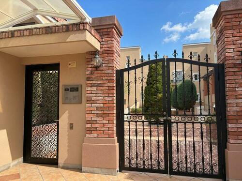 Spacious 4LDK Home with Rooftop Balcony in Sasebo, Sasebo, Nagasaki