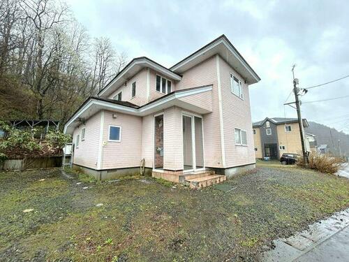 Roomy 4LDK Home with Tatami Rooms in Kosaka, Kosaka, Akita