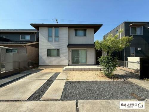 Bright 3LDK Home with Hardwood Floors in Tsurunoura, Okayama