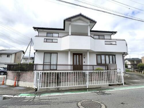 Spacious 4SLDK Wooden Home with Atrium and 4-Car Parking in Takasaki, Gunma