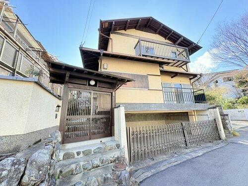 Spacious 8SLDK Kyoto Home with Garden and Renovation Potential in Kyoto