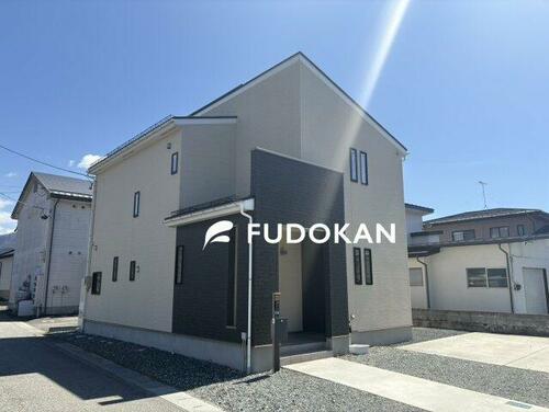 Bright 4LDK Wooden House with Tatami, Garden & Modern Comforts in Tendo, Yamagata