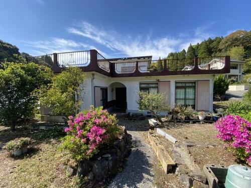 Spacious Two-Storey 7DK Home with a Large Garden in Nango, Nichinan, Miyazaki