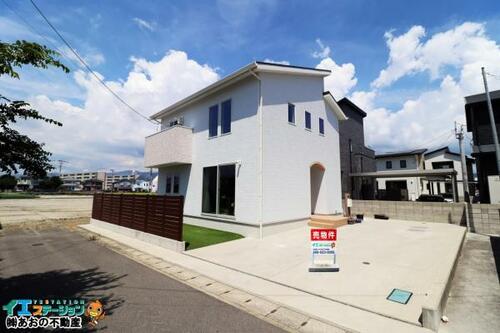 Near-New Bright 3LDK Wooden Home with Island Kitchen in Quiet Aizumi in Tokushima