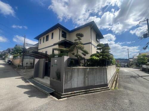 Bright 4LDK Home in a Quiet Kobe Neighborhood, Kobe, Hyogo