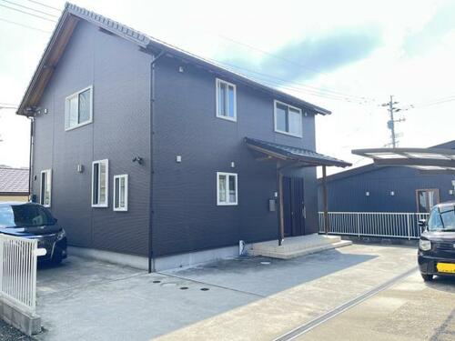 Bright Wood-Framed Home in Sasebo's Tenjin 4-chome, Sasebo, Nagasaki