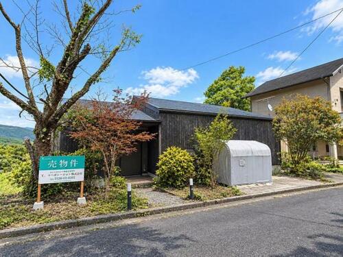 Bright, Partially Renovated 1LDK Home in Yufuin, Yufu, Oita