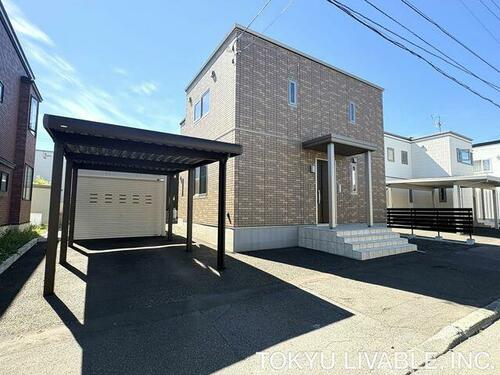 Modern 5LDK Home with Solar Power and Auto-Shutter Garage in Toyohira, Hokkaido