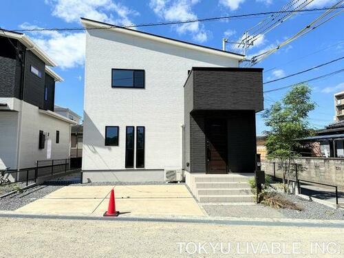 Bright, Fully Renovated 4LDK Home with Tatami Room in Fukuoka, Fukuoka