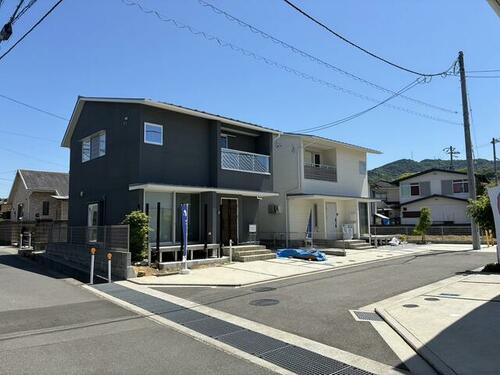 Bright, Modern 3LDK Home in Higashino, Matsuyama, Matsuyama, Ehime