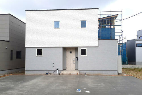 Modern 3LDK Home with Tatami Corner in Imizu, Imizu, Toyama