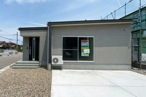 Bright 3LDK Single-Story Home with ZEH-Efficient Design in Tsubata, Tsubata, Ishikawa