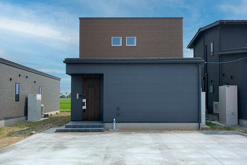 Bright 3LDK New-Build Home with 3-Car Parking in Peaceful Funahashi Village, Toyama